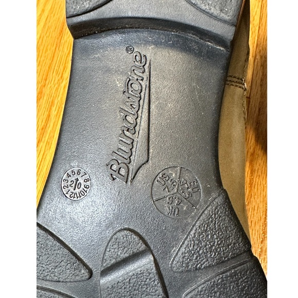Blundstone BL 1974 Ankle Chelsea Stone Nubuck Suede Boots - Picture 7 of 10